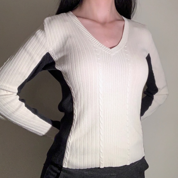 Like New Tommy Hilfiger Colour Block V-Neck Size S - Picture 1 of 7